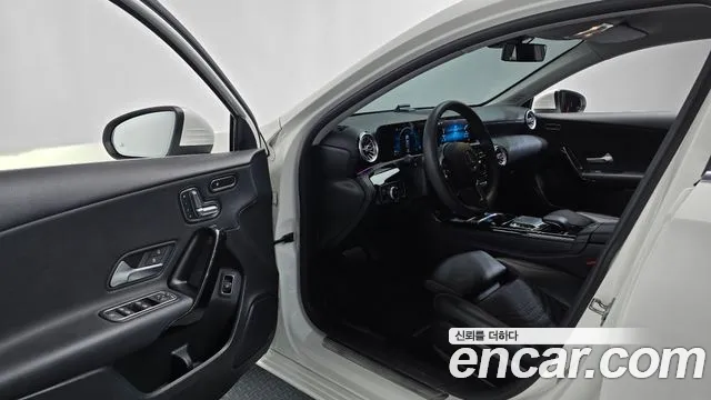2020 Mercedes-Benz A-Class W177 A250 4MATIC Sedan Sold VIN W1K3G4HB4LJ185146 – trunk area