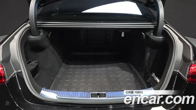 2021 Mercedes-Benz S-Class W223 S580L 4MATIC Sold VIN W1K6G7GB3MA051519 – interior seats