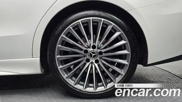2023 Mercedes-Benz C-Class W206 C300 4MATIC AMG Line Sold VIN W1KAF4HB0PR096966 – interior seats