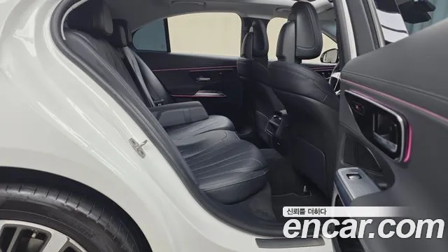 2024 Mercedes-Benz E-Class W214 E220d 4MATIC Exclusive Sold VIN W1KLF0FB4RA031835 – trunk area