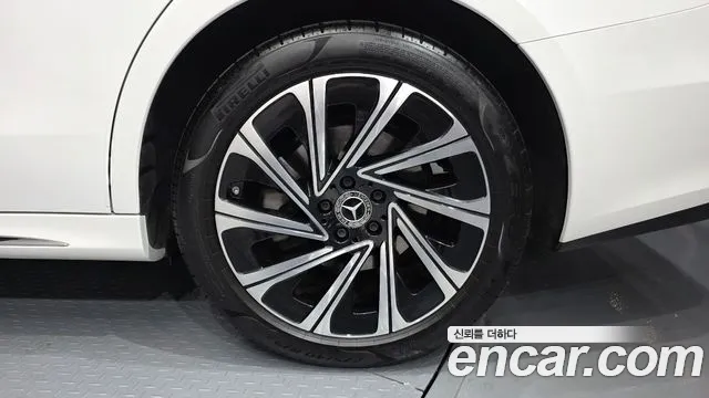 2025 Mercedes-Benz E-Class W214 E300 4MATIC Exclusive Sold VIN W1KLF4HB1SA100328 – undercarriage