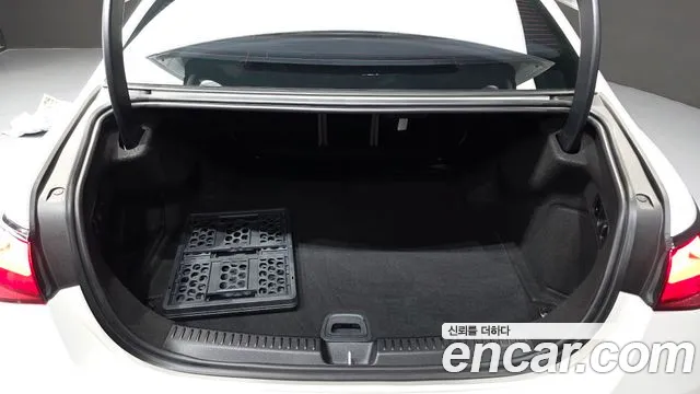 2025 Mercedes-Benz E-Class W214 E300 4MATIC Exclusive Sold VIN W1KLF4HB1SA100328 – photo 13