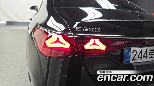 2025 Mercedes-Benz E-Class W214 E200 Avantgarde Sold VIN W1KLF5AB2SA166757 – engine bay