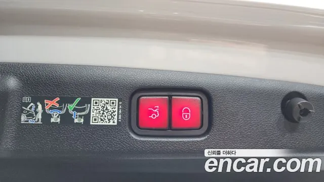 2024 Mercedes-Benz E-Class W214 E200 Avantgarde Sold VIN W1KLF5AB5RA082474 – interior seats
