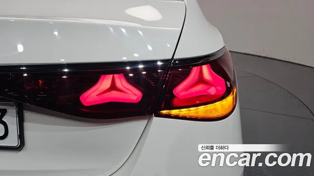 2025 Mercedes-Benz E-Class W214 E200 Avantgarde Sold VIN W1KLF5AB9SA157277 – rear exterior