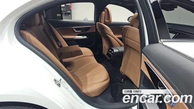 2025 Mercedes-Benz E-Class W214 E200 Avantgarde Sold VIN W1KLF5AB9SA157277 – interior seats