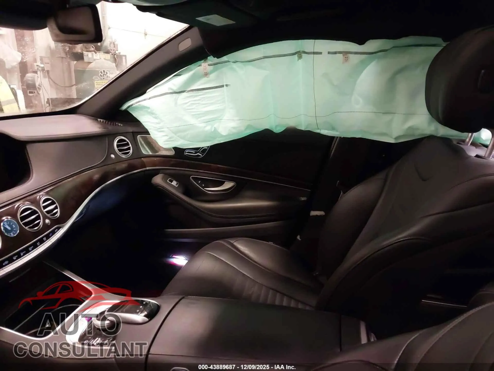 2020 MERCEDES-BENZ S 560 Damaged VIN W1KUG8GB9LA562857 – interior seats