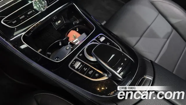 2020 Mercedes-Benz E-Class W213 E220d Avantgarde Sold VIN W1KZF0EB111111111 – photo 22 2020 Mercedes-Benz E-Class W213 E220d Avantgarde Sold VIN W1KZF0EB111111111 – photo 22