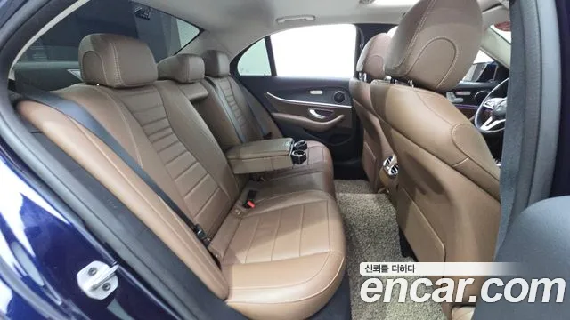 2020 Mercedes-Benz E-Class W213 E220d Avantgarde Sold VIN W1KZF0EB9LA841559 – engine bay