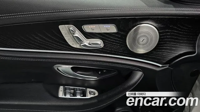 2022 Mercedes-Benz E-Class W213 E220d 4MATIC AMG Line Sold VIN W1KZF0FB6NB020902 – interior seats