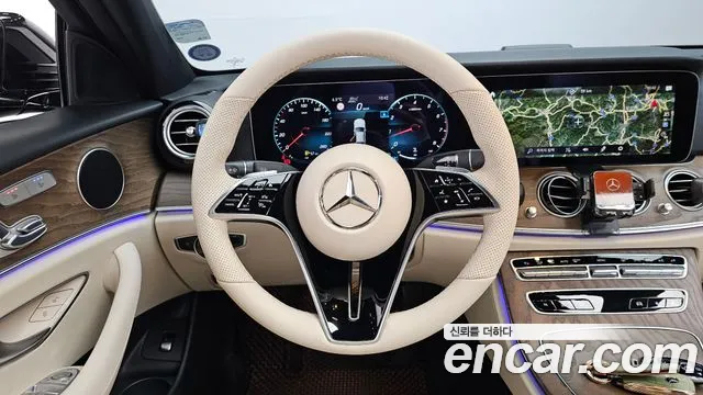 2022 Mercedes-Benz E-Class W213 E250 Exclusive Sold VIN W1KZF4FB0NB048301 – front exterior
