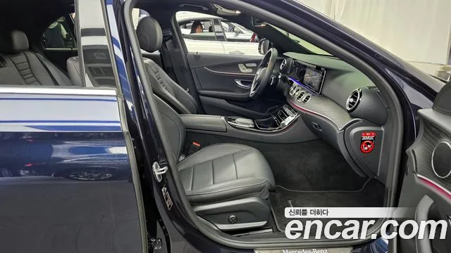 2022 Mercedes-Benz E-Class W213 E250 Avantgarde Sold VIN W1KZF4FB1NB030910 – side profile