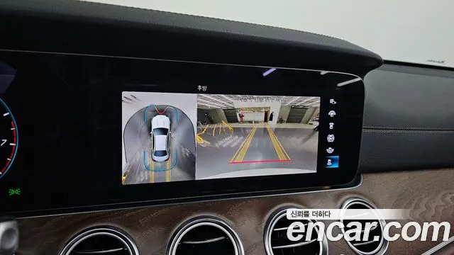 2022 Mercedes-Benz E-Class W213 E250 Exclusive Sold VIN W1KZF4FB1NB057105 – interior seats