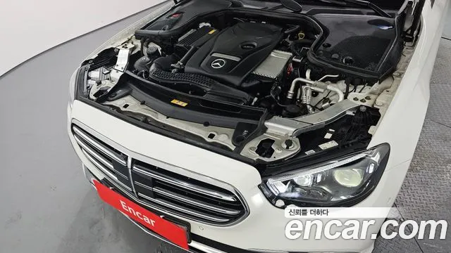 2022 Mercedes-Benz E-Class W213 E250 Exclusive Sold VIN W1KZF4FB1NB057105 – trunk area