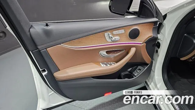 2022 Mercedes-Benz E-Class W213 E250 Exclusive Sold VIN W1KZF4FB2NB068887 – interior seats