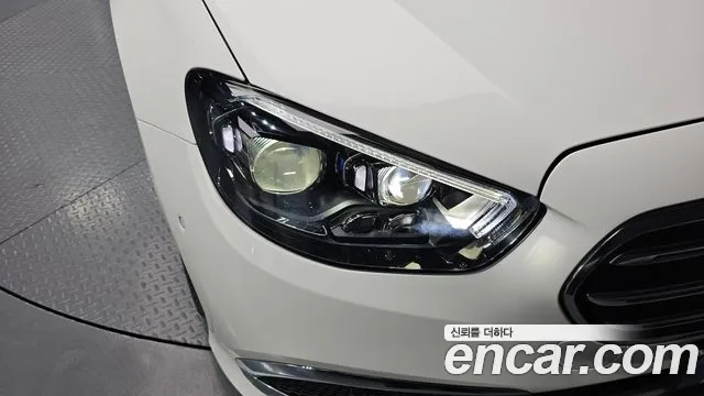 2022 Mercedes-Benz E-Class W213 E250 Exclusive Sold VIN W1KZF4FB2NB068887 – engine bay