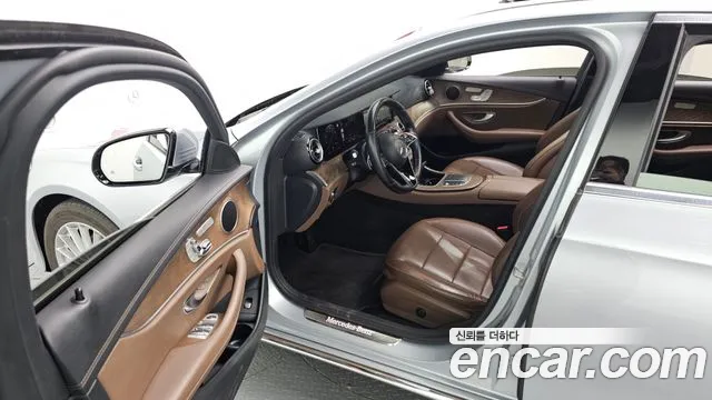 2021 Mercedes-Benz E-Class W213 E250 Exclusive Sold VIN W1KZF4FB4MA940135 – side profile