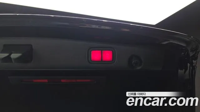 2022 Mercedes-Benz E-Class W213 E250 Avantgarde Sold VIN W1KZF4FB4NB039228 – exterior detail 2022 Mercedes-Benz E-Class W213 E250 Avantgarde Sold VIN W1KZF4FB4NB039228 – exterior detail