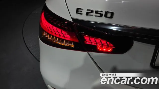 2022 Mercedes-Benz E-Class W213 E250 Exclusive Sold VIN W1KZF4FB4NB082208 – interior seats 2022 Mercedes-Benz E-Class W213 E250 Exclusive Sold VIN W1KZF4FB4NB082208 – interior seats
