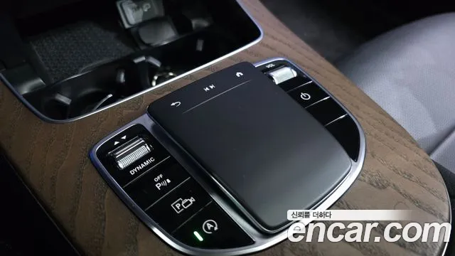 2022 Mercedes-Benz E-Class W213 E250 Exclusive Sold VIN W1KZF4FB4NB082208 – exterior detail 2022 Mercedes-Benz E-Class W213 E250 Exclusive Sold VIN W1KZF4FB4NB082208 – exterior detail
