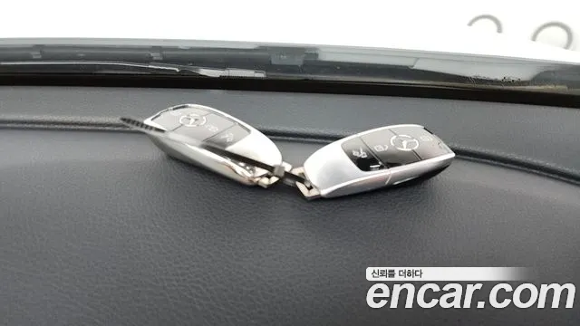 2020 Mercedes-Benz E-Class W213 E250 Avantgarde Sold VIN W1KZF4FB5LA845100 – trunk area