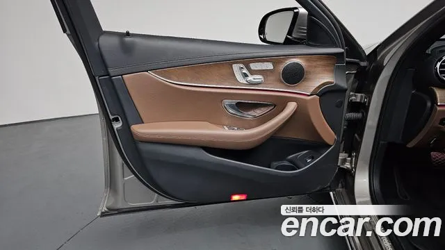 2021 Mercedes-Benz E-Class W213 E250 Exclusive Sold VIN W1KZF4FB5MA958336 – side profile