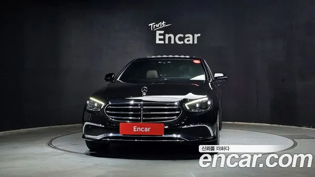 2022 Mercedes-Benz E-Class W213 E250 Exclusive Sold VIN W1KZF4FB5NB069306 – interior seats
