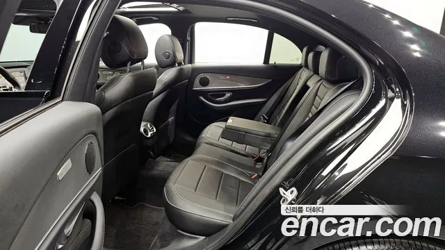 2020 Mercedes-Benz E-Class W213 E250 Avantgarde Sold VIN W1KZF4FB6LA835403 – side profile