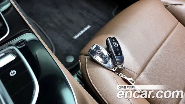 2021 Mercedes-Benz E-Class W213 E250 Avantgarde Sold VIN W1KZF4FB7MA885423 – front exterior