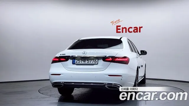 2021 Mercedes-Benz E-Class W213 E250 Avantgarde Sold VIN W1KZF4FB7MA899712 – exterior detail