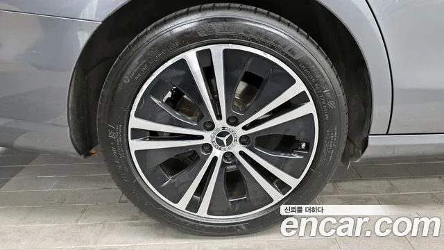 2021 Mercedes-Benz E-Class W213 E250 Avantgarde VIN W1KZF4FB7MA943921