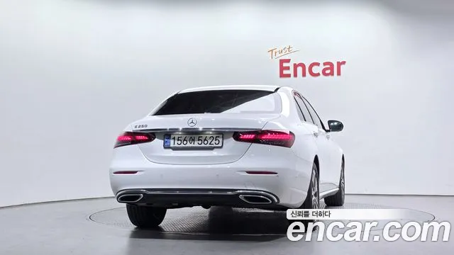 2022 Mercedes-Benz E-Class W213 E250 Avantgarde Sold VIN W1KZF4FB7NB028675 – exterior detail