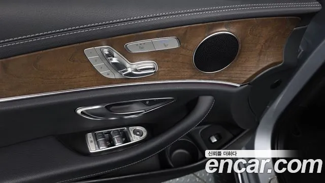 2022 Mercedes-Benz E-Class W213 E250 Exclusive Sold VIN W1KZF4FB7NB046609 – dashboard