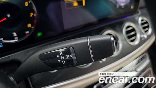 2022 Mercedes-Benz E-Class W213 E250 Avantgarde Sold VIN W1KZF4FB7NB072319 – interior seats