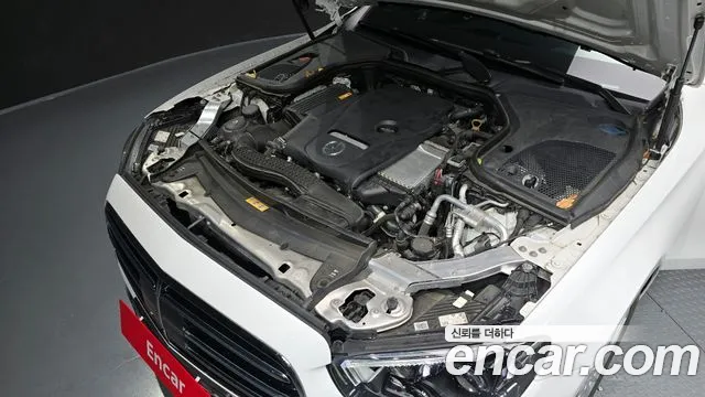 2021 Mercedes-Benz E-Class W213 E250 Exclusive Sold VIN W1KZF4FB8MA958850 – exterior detail