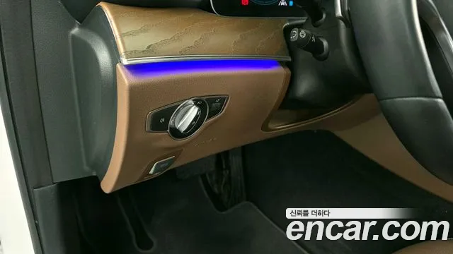 2021 Mercedes-Benz E-Class W213 E250 Exclusive Sold VIN W1KZF4FB8MA972084 – interior seats 2021 Mercedes-Benz E-Class W213 E250 Exclusive Sold VIN W1KZF4FB8MA972084 – interior seats
