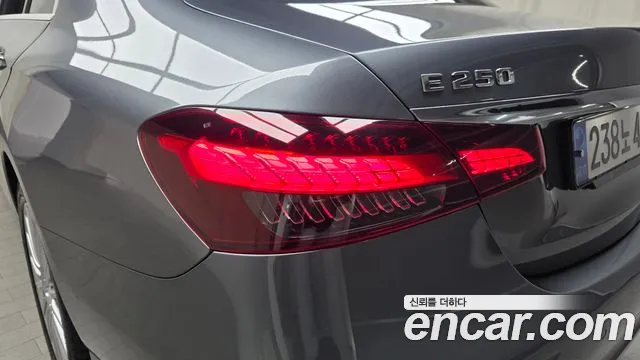 2021 Mercedes-Benz E-Class W213 E250 Exclusive Sold VIN W1KZF4FB9MA997687 – front exterior