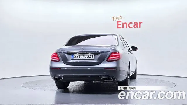 2020 Mercedes-Benz E-Class W213 E250 Avantgarde Sold VIN W1KZF4FBXLA772225 – front exterior