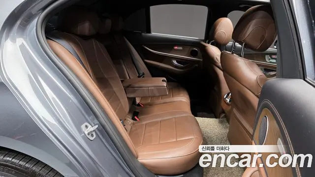 2021 Mercedes-Benz E-Class W213 E250 Exclusive Sold VIN W1KZF4FBXMA947199 – trunk area 2021 Mercedes-Benz E-Class W213 E250 Exclusive Sold VIN W1KZF4FBXMA947199 – trunk area