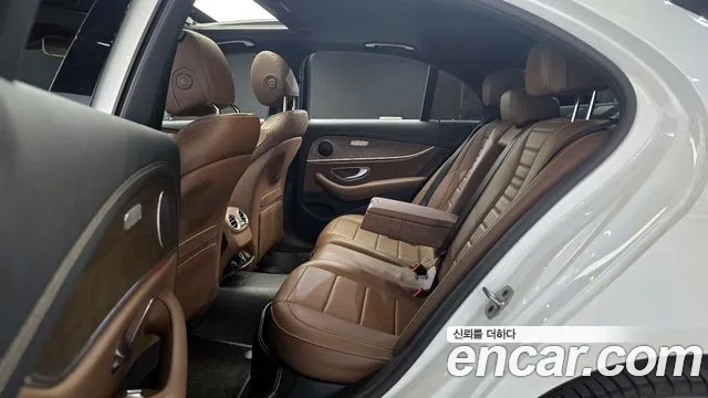 2022 Mercedes-Benz E-Class W213 E250 Exclusive Sold VIN W1KZF4FBXNB094556 – exterior detail