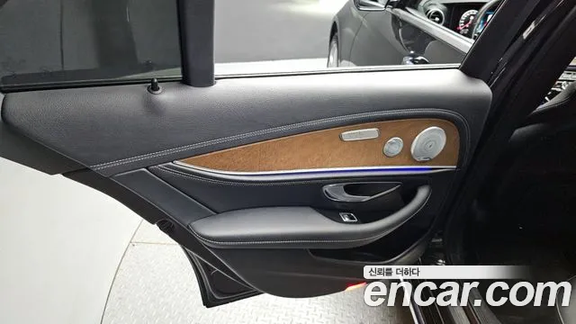2020 Mercedes-Benz E-Class W213 E300 4MATIC Exclusive Sold VIN W1KZF4KB3LA824798 – dashboard