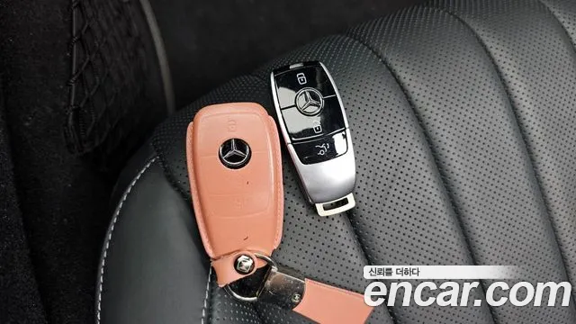 2020 Mercedes-Benz E-Class W213 E300 4MATIC Exclusive Sold VIN W1KZF4KB3LA824798 – trunk area
