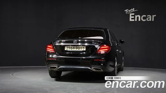 2020 Mercedes-Benz E-Class W213 E300 4MATIC AMG Line Sold VIN W1KZF4KB5LA842235 – side profile