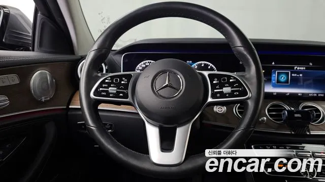 2020 Mercedes-Benz E-Class W213 E300 4MATIC Exclusive Sold VIN W1KZF4KB8LA849969 – rear exterior