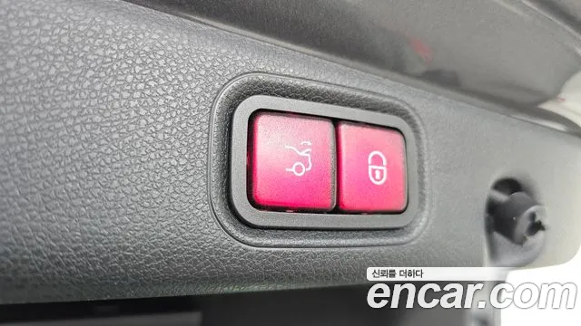 2020 Mercedes-Benz E-Class W213 E300 4MATIC Exclusive Sold VIN W1KZF4KB8LA849969 – trunk area
