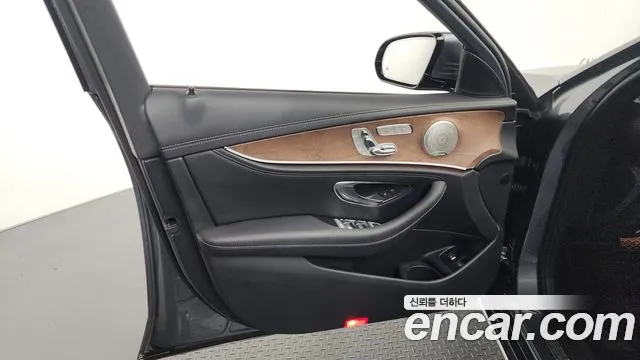 2023 Mercedes-Benz E-Class W213 E300e 4MATIC Exclusive Sold VIN W1KZF5EB111111111 – photo 19