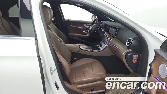 2021 Mercedes-Benz E-Class W213 E300e 4MATIC Exclusive Sold VIN W1KZF5EB1MA893668 – interior seats