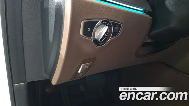 2021 Mercedes-Benz E-Class W213 E300e 4matic Exclusive Sold VIN W1KZF5EB8MA946107 – front exterior
