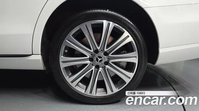 2021 Mercedes-Benz E-Class W213 E450 4MATIC Exclusive Sold VIN W1KZF5KB4MB000522 – undercarriage 2021 Mercedes-Benz E-Class W213 E450 4MATIC Exclusive Sold VIN W1KZF5KB4MB000522 – undercarriage