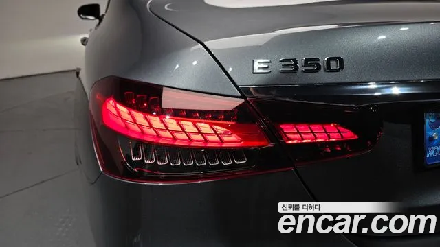 2022 Mercedes-Benz E-Class W213 E350 4MATIC AMG Line Sold VIN W1KZF8GB1NB047650 – interior seats